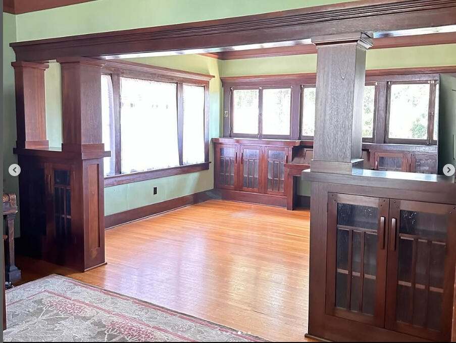 G&G Room Divider Book Case